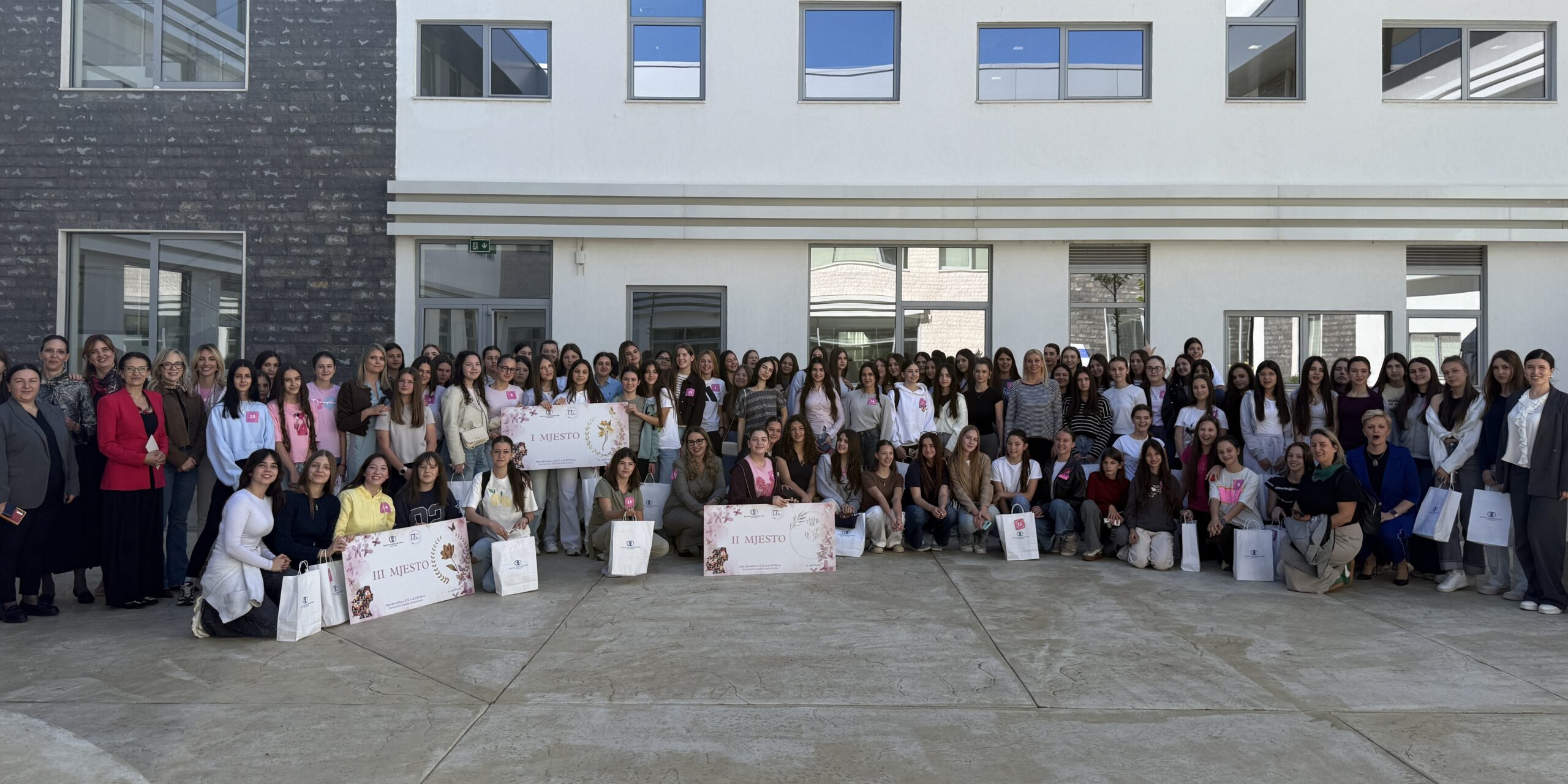 NTP CG obilježio Dan djevojčica u ICT-u i STEM-u: 154 djevojčice iz 11 škola razvijale svoje prve ideje i učile o inovacijama